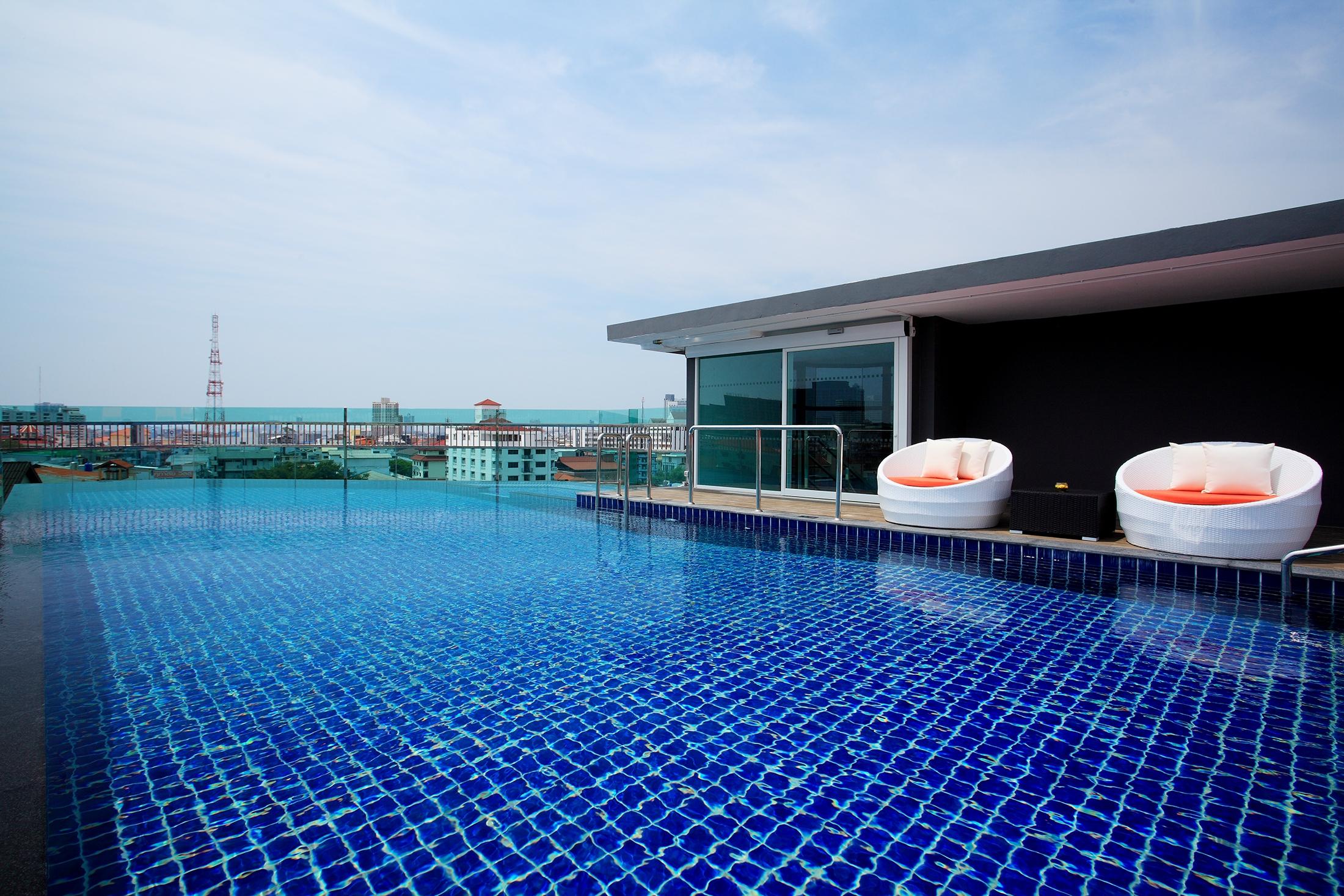 Nova Express Pattaya Hotel Zewnętrze zdjęcie