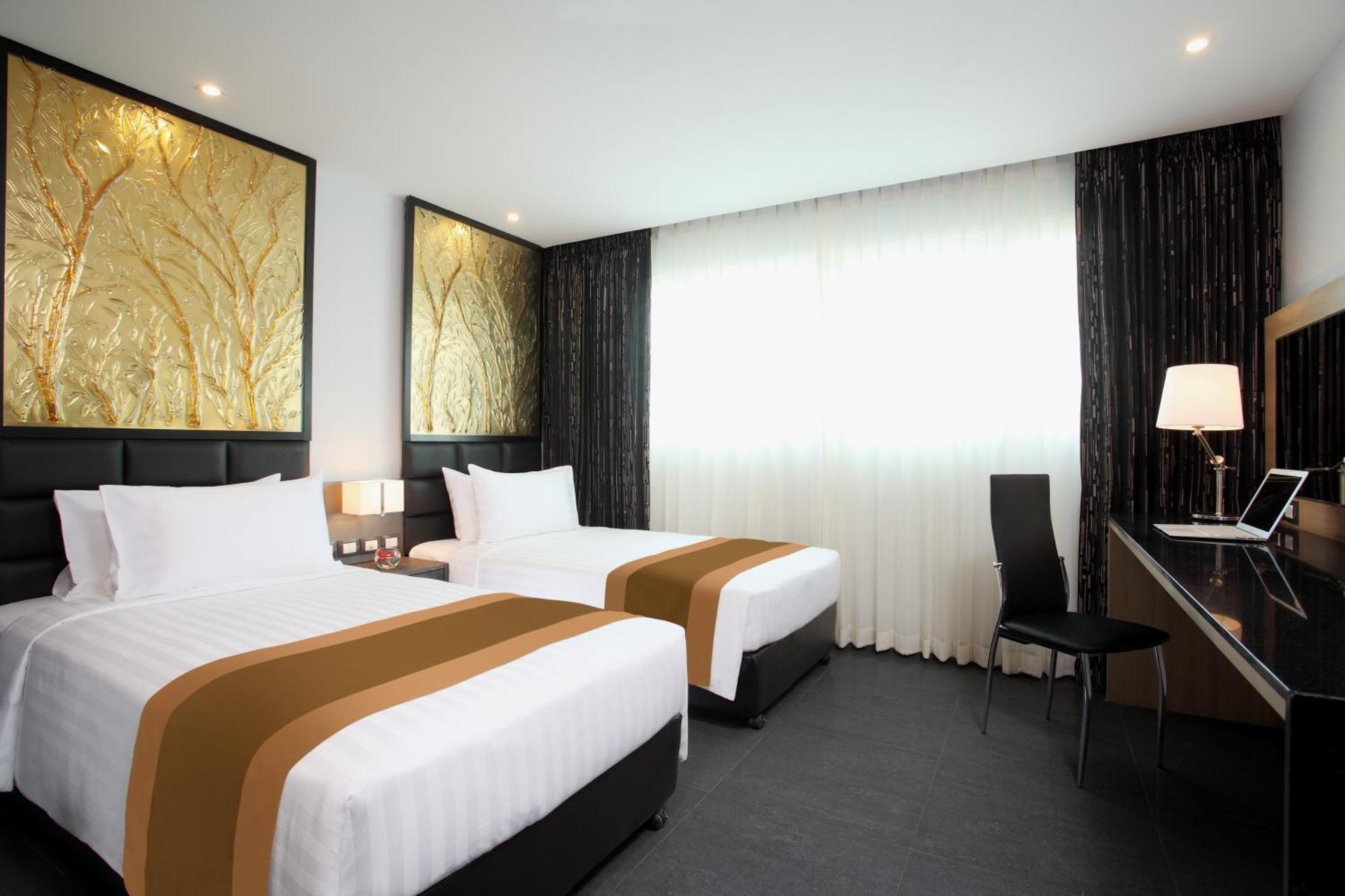 Nova Express Pattaya Hotel Zewnętrze zdjęcie