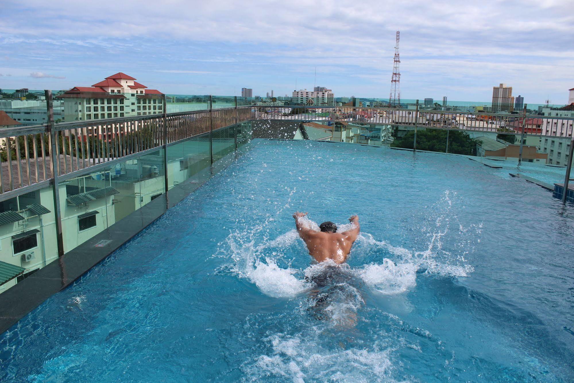 Nova Express Pattaya Hotel Zewnętrze zdjęcie