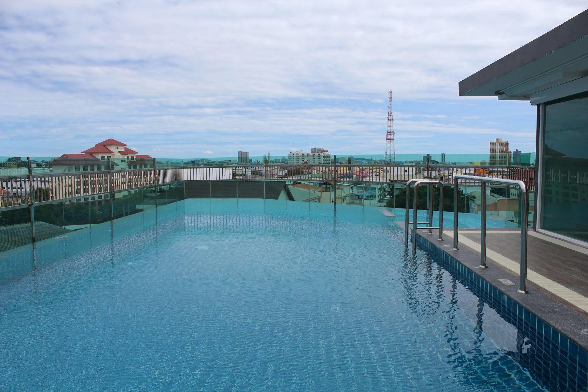 Nova Express Pattaya Hotel Zewnętrze zdjęcie