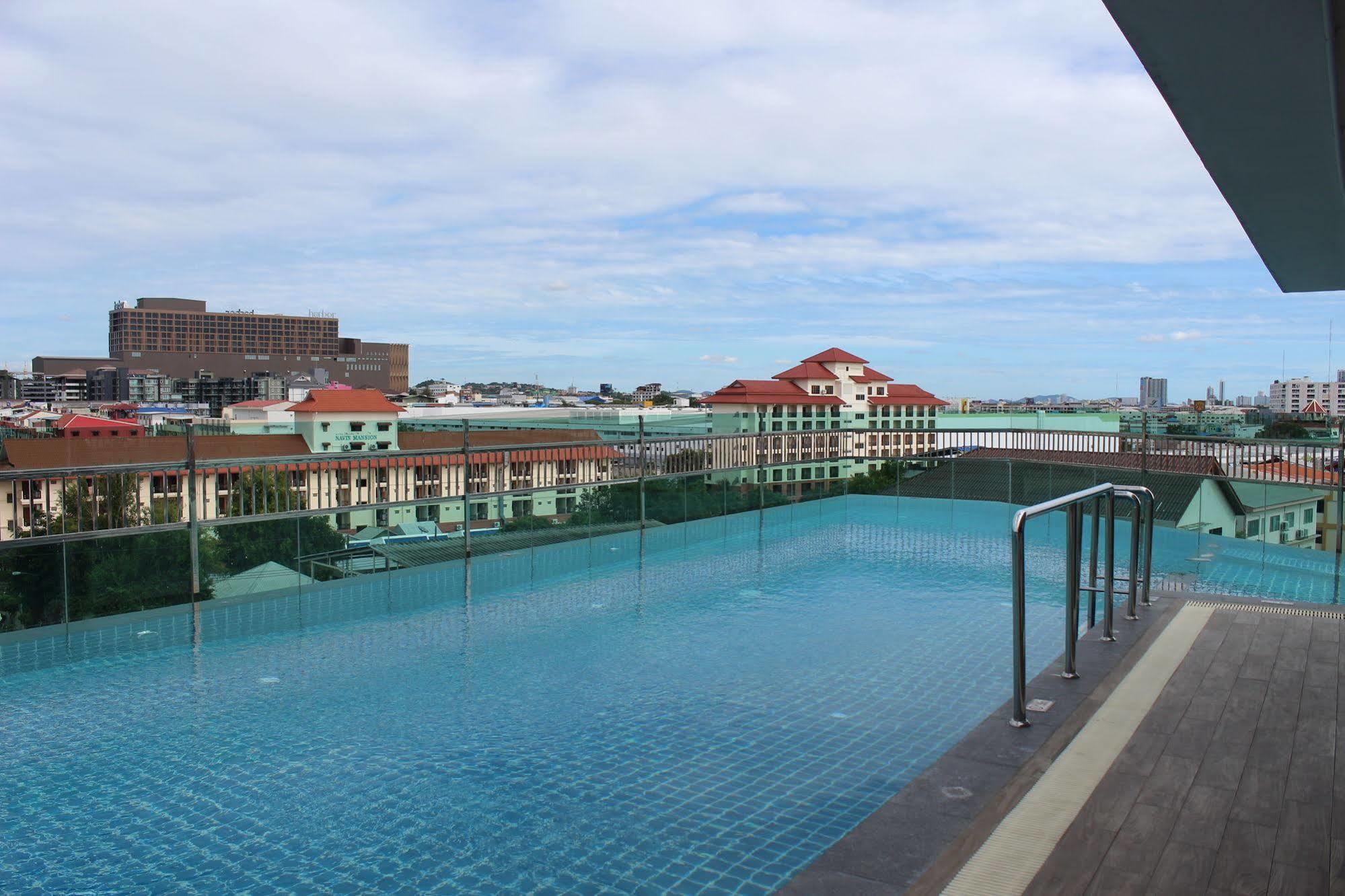 Nova Express Pattaya Hotel Zewnętrze zdjęcie