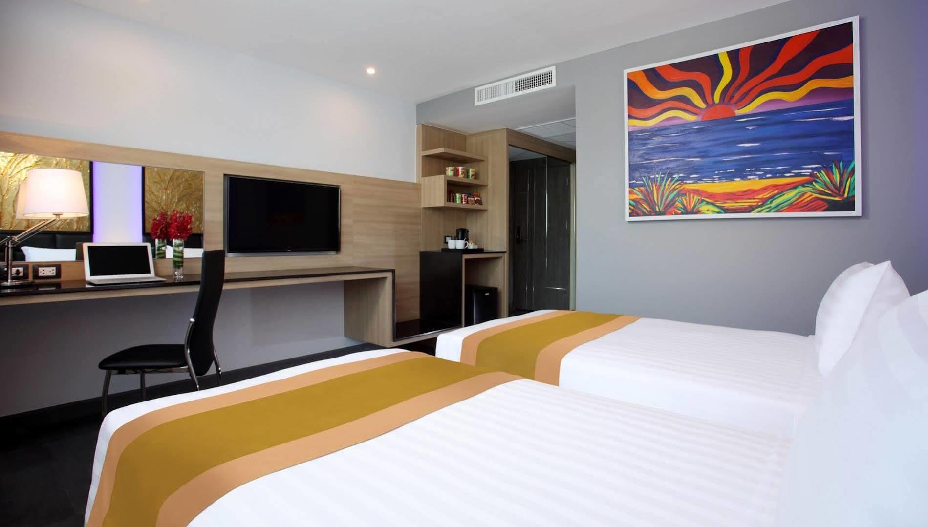 Nova Express Pattaya Hotel Zewnętrze zdjęcie